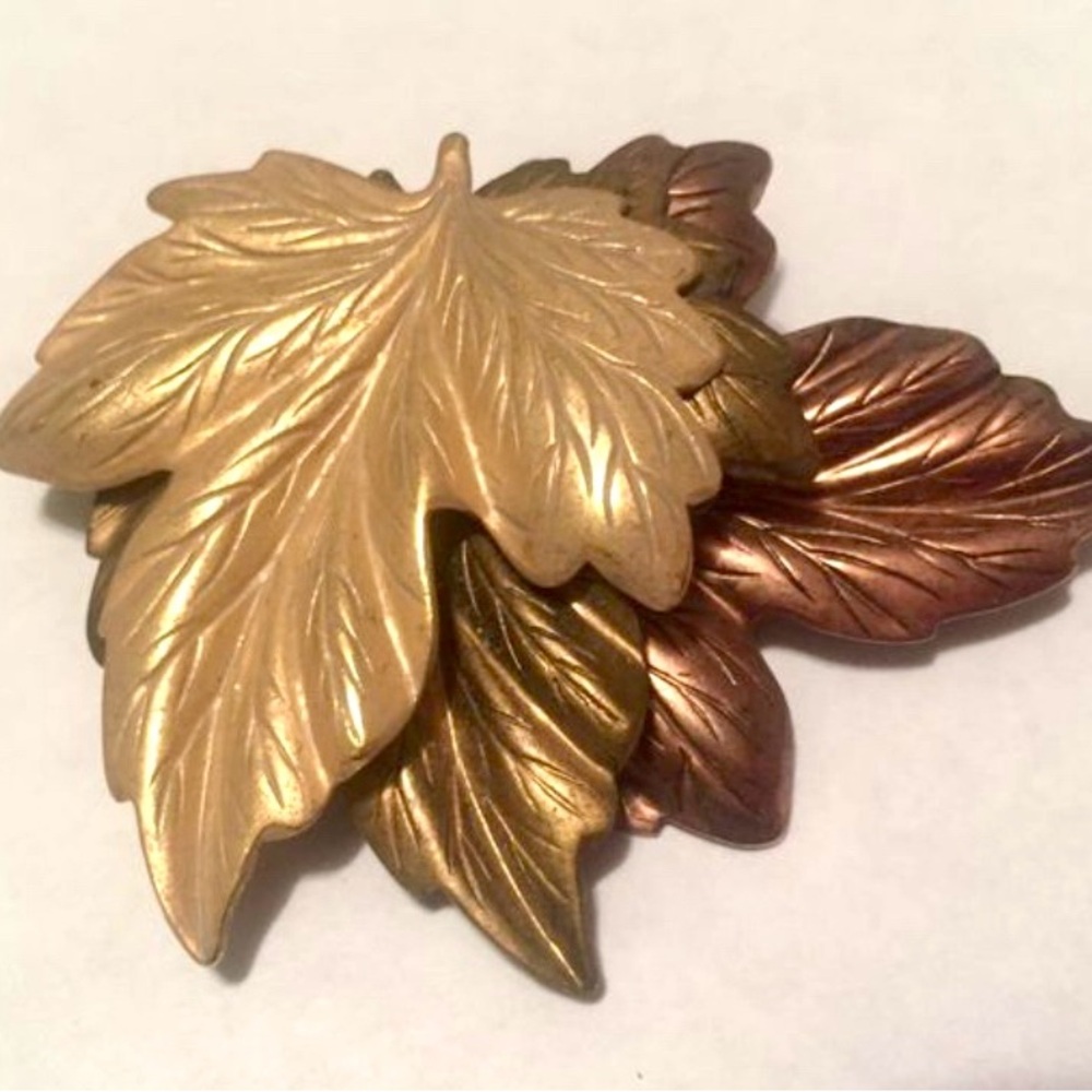 Gorgeous Tri-tone Leaf Brooch